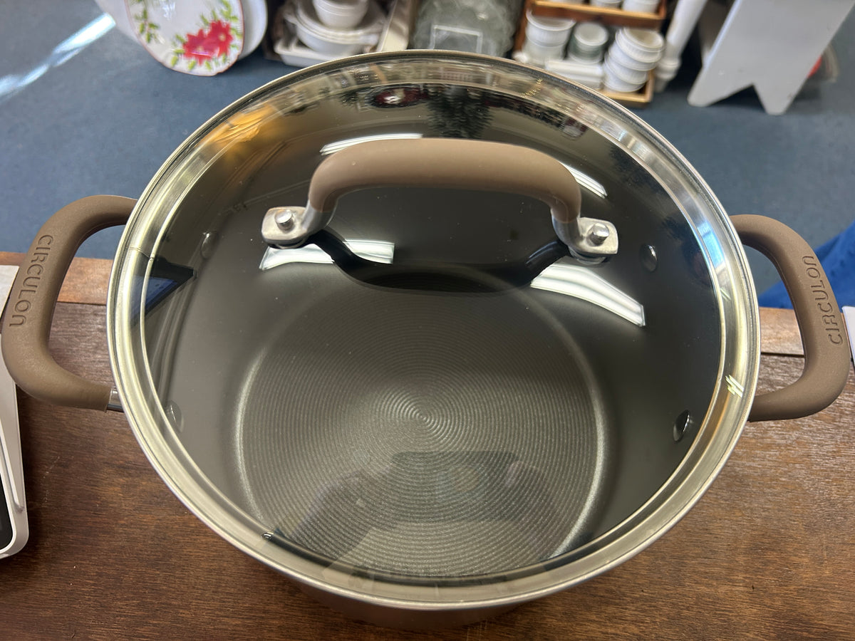 Circulon NEW Champagne 8 QT Stock, 8 QT