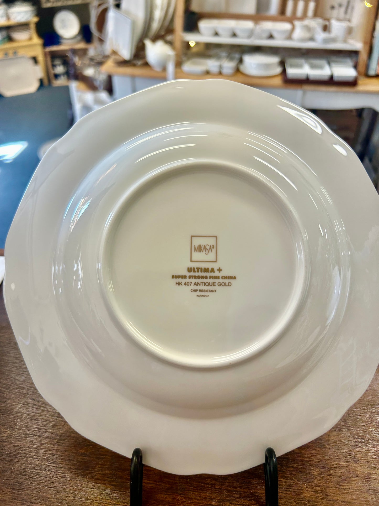 White Mikasa Antique Gold Bowl, 9 1/4"