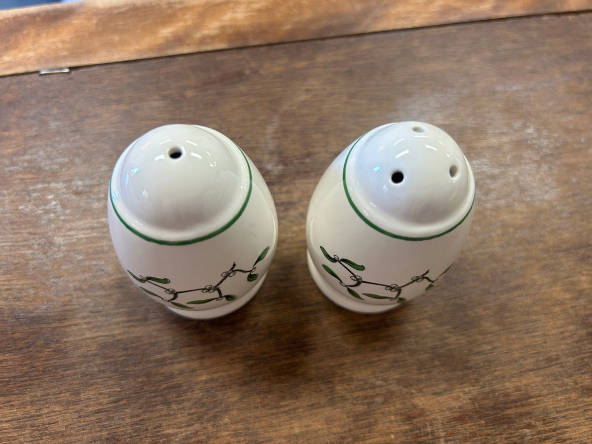 Spode Christmas Tree ceramic salt and pepper shakers, shaker holes on top