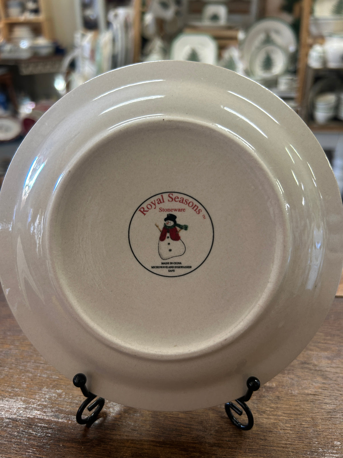 Red Green White Royal Seasons Snowman Plate, 6 1/2"