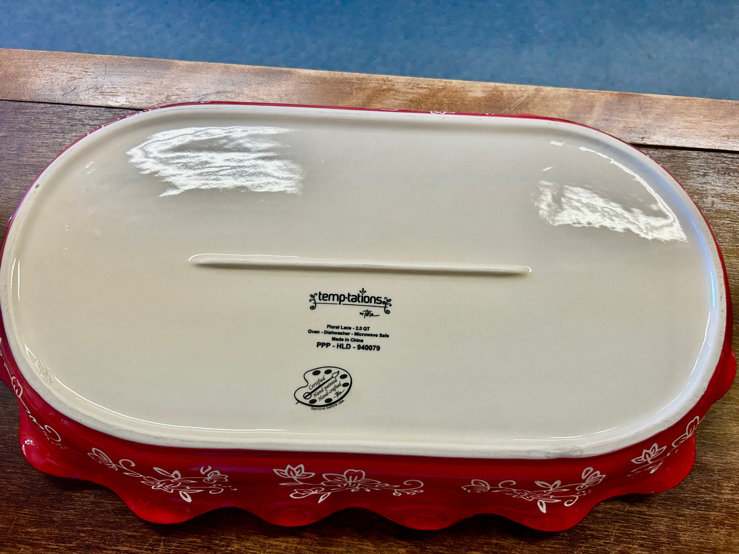 Red Temptations Floral Lace 2 QT Baker, 2 QT