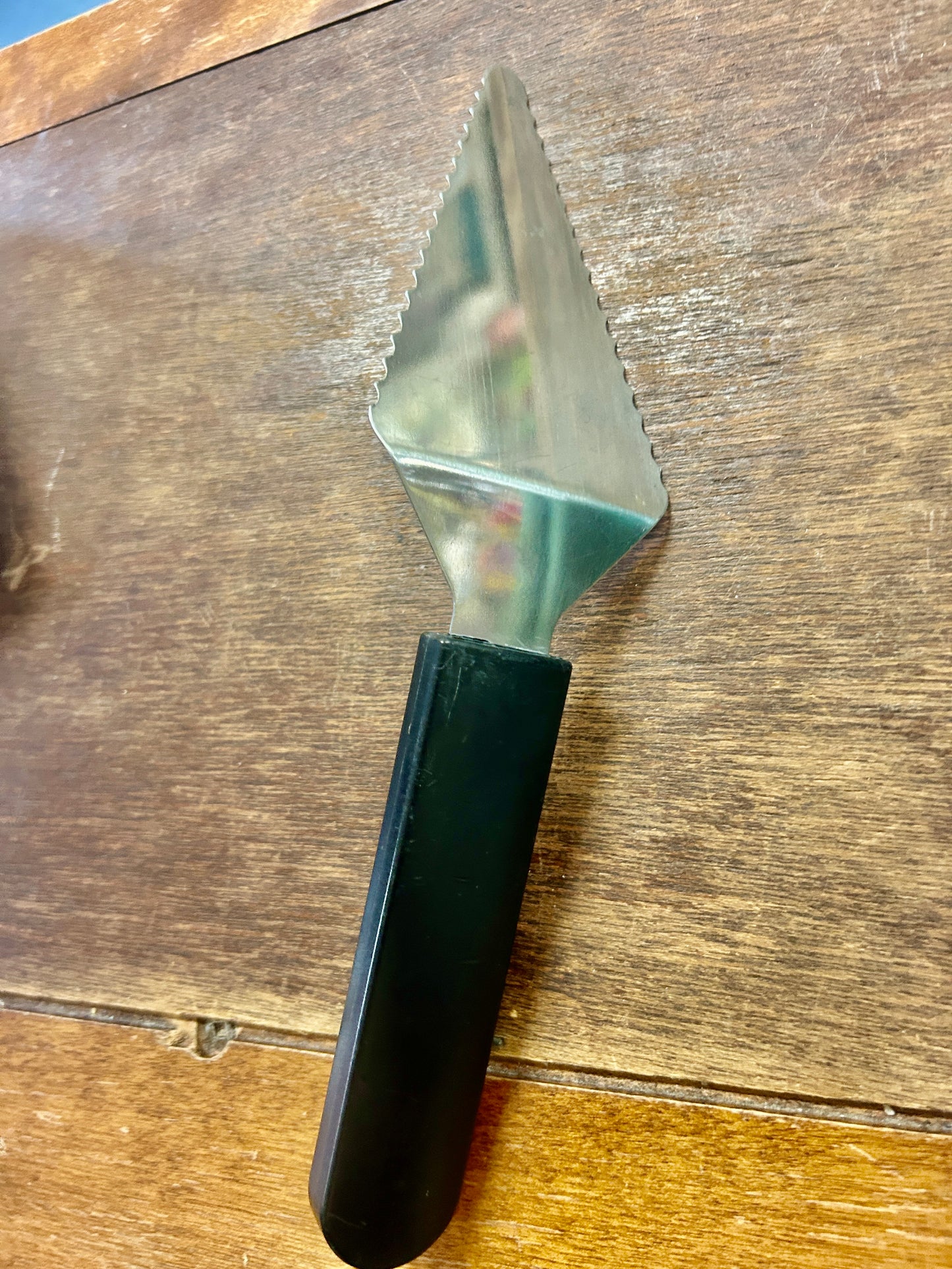 Black Pampered Chef Pie Server, 10 1/2"