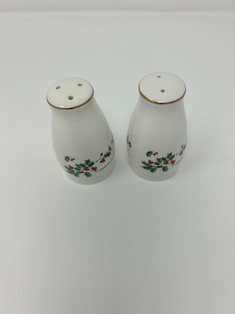 White Holly Berries Christmas Salt & Pepper, 3"