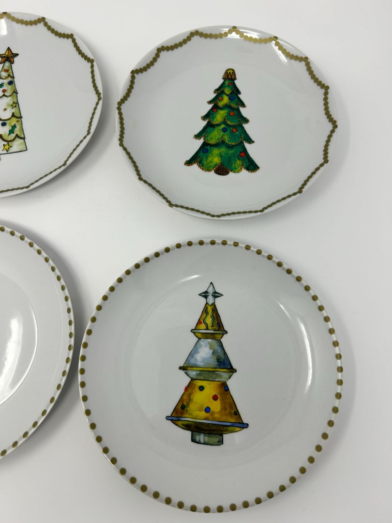 Red Green White Boston Warehouse Christmas Tree Plates Set of 4, 6 1/2"