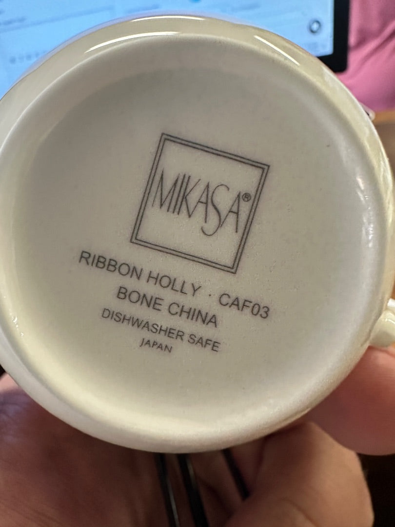 Red Green White Mikasa Ribbon Holly Cup, 3"
