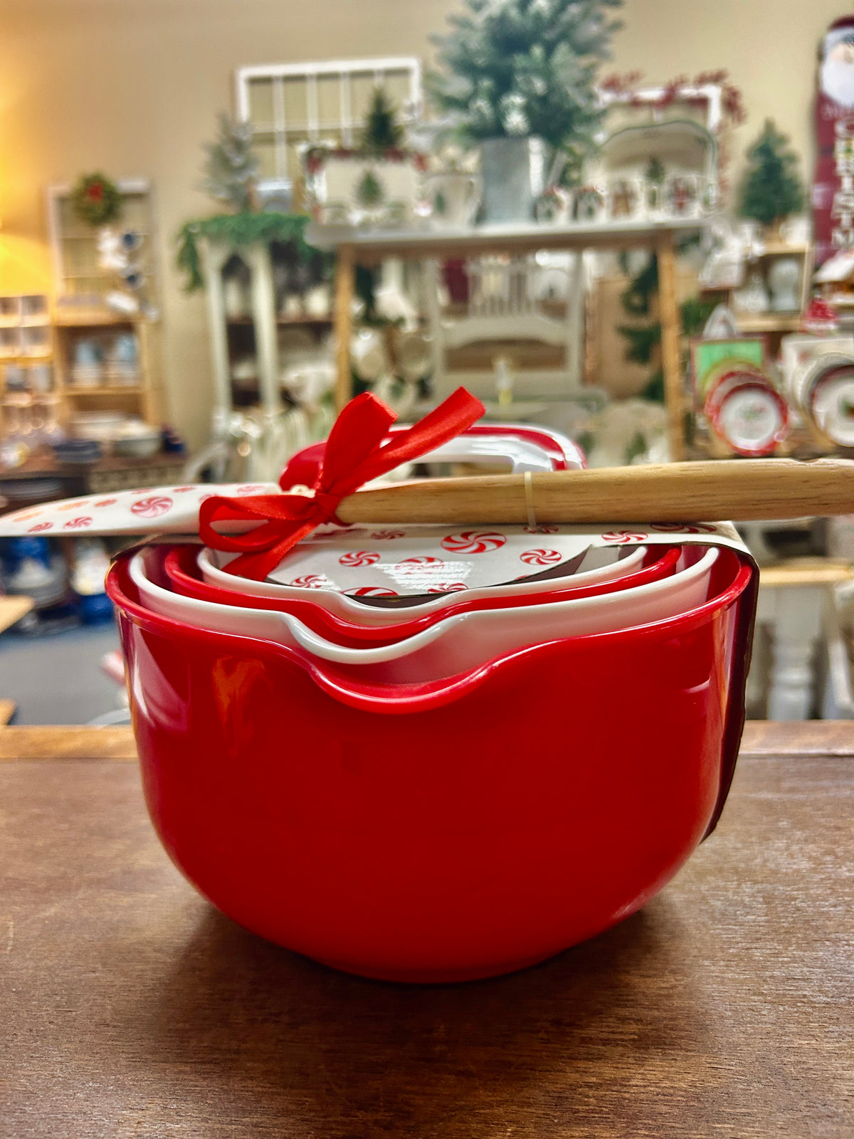 Red & White NEW 4 Bowls & Peppermint Spatula Set, 10 1/2"