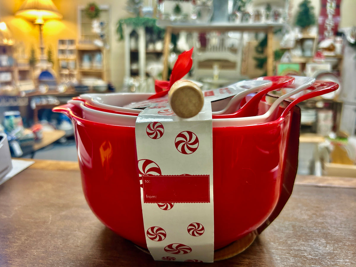 Red & White NEW 4 Bowls & Peppermint Spatula Set, 10 1/2"