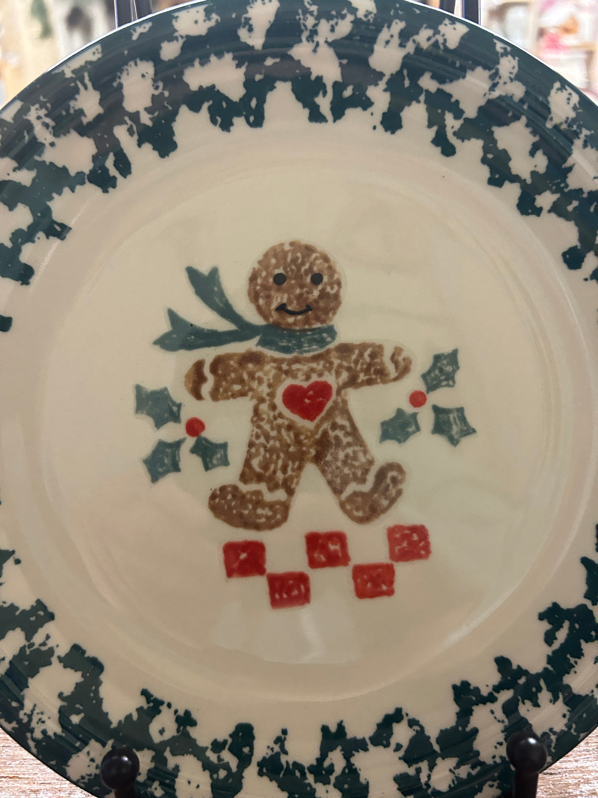 Red Green White Tienshan Folk Art Gingerbread Plate, 7 3/4"