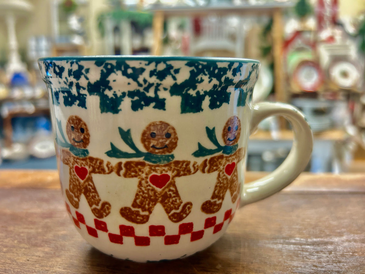 Red Green White Tienshan Gingerbread Man Mug, 3 3/4"