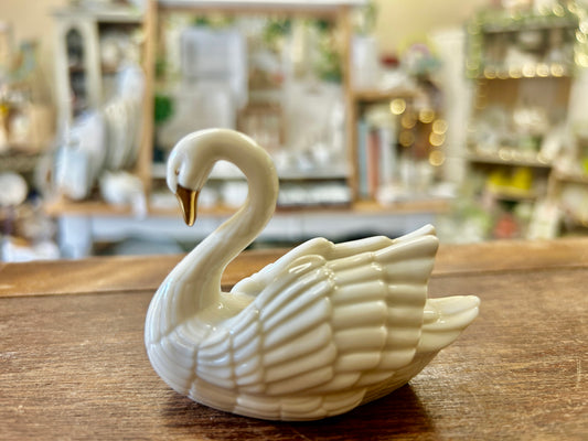 Cream Lenox Swan 24k Cake Topper Place Card, 3"