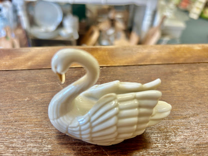 Cream Lenox Swan 24k Cake Topper Place Card, 3"