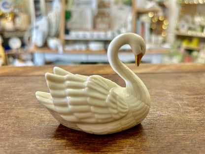 Cream Lenox Swan 24k Cake Topper Place Card, 3"