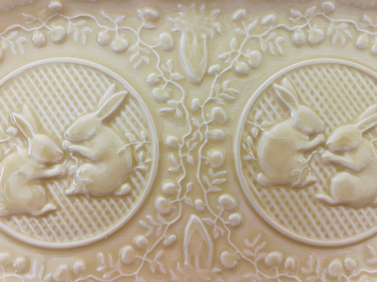 Yellow Bordallo Pinheiro Bunny Platter Portugal, 13"