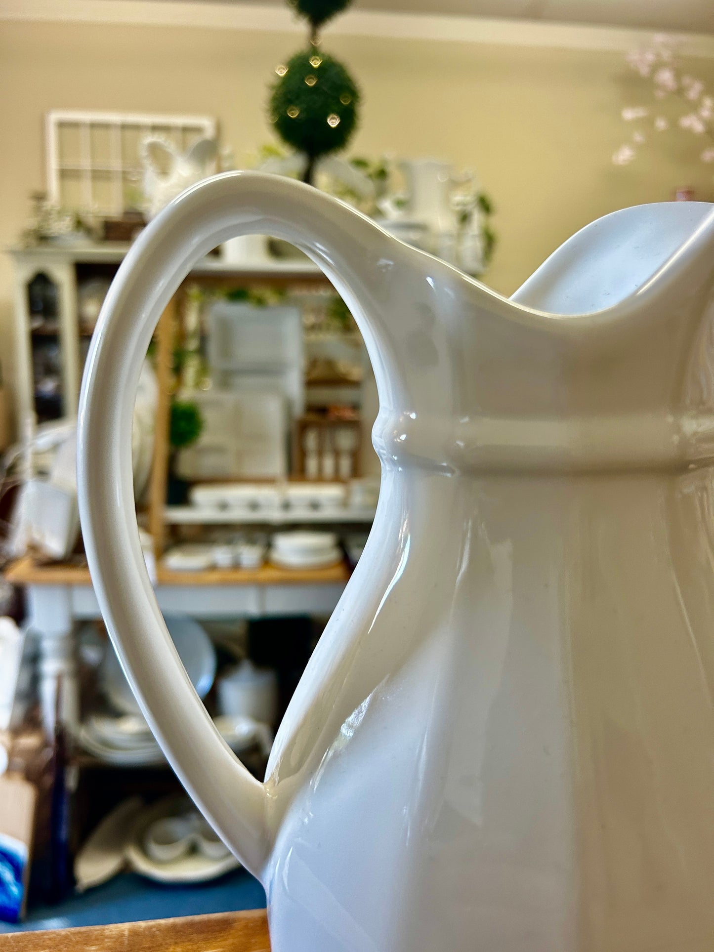 White Pfaltzgraff Vintage Heritage Pitcher, 10"