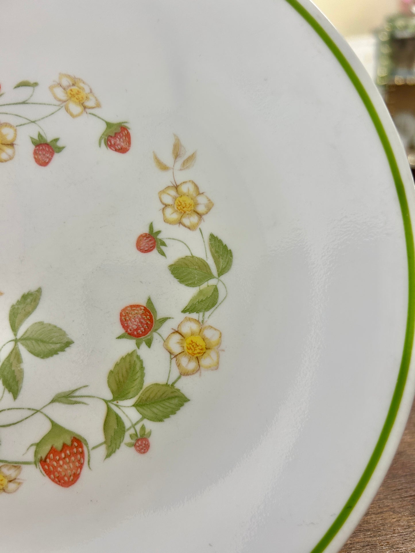 Red Green White Corelle Strawberry Sundae Plate, 8 1/2"