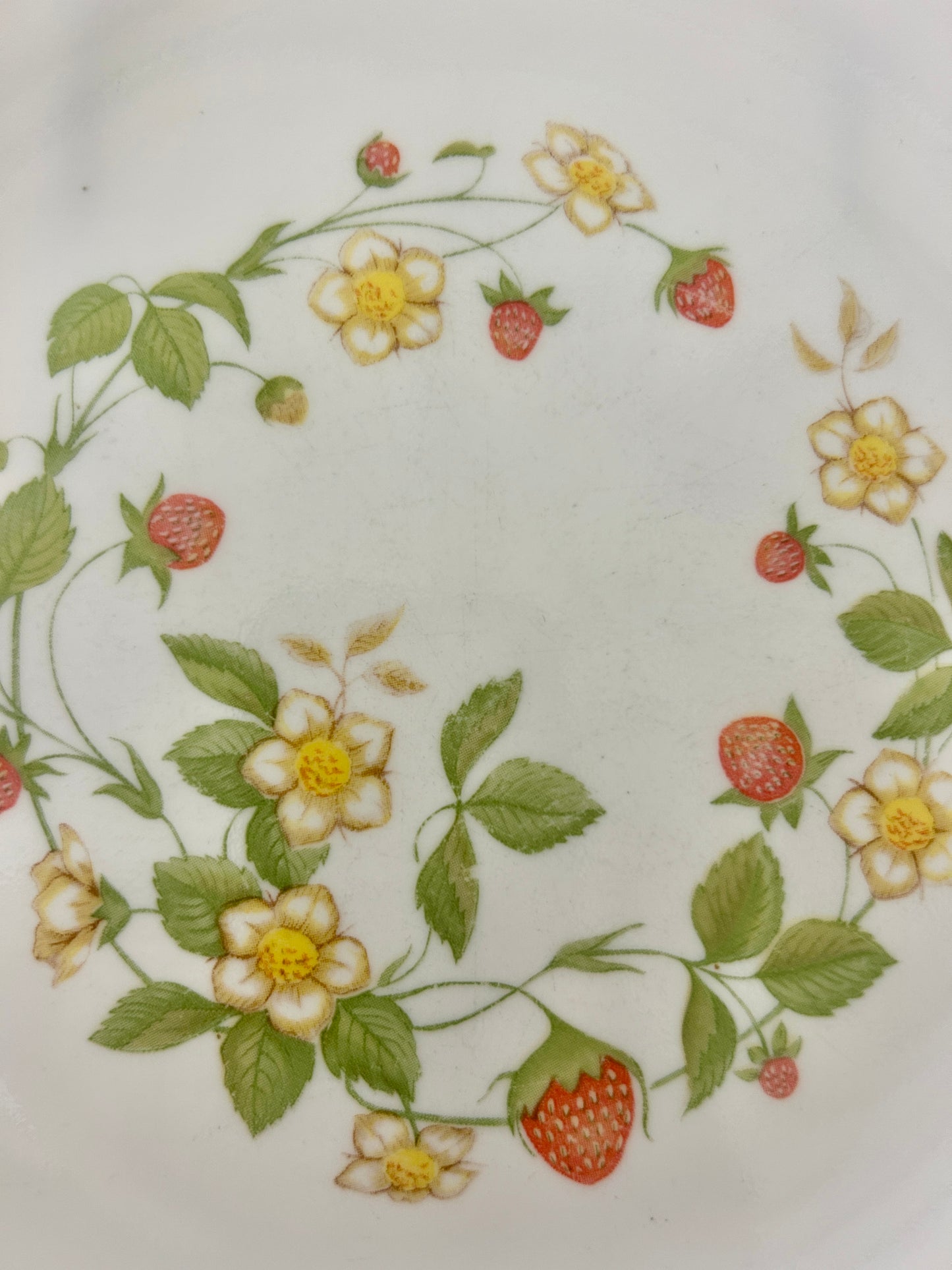 Red Green White Corelle Strawberry Sundae Plate, 8 1/2"