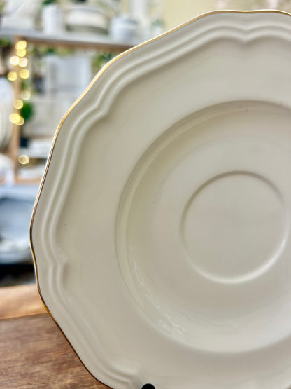 White Mikasa Antique Gold Plate, 6 1/2"