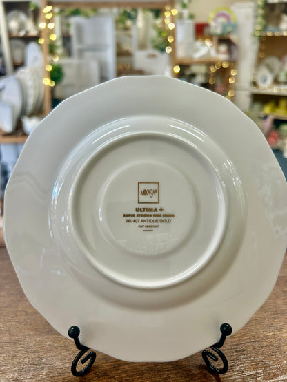 White Mikasa Antique Gold Plate, 6 1/2"