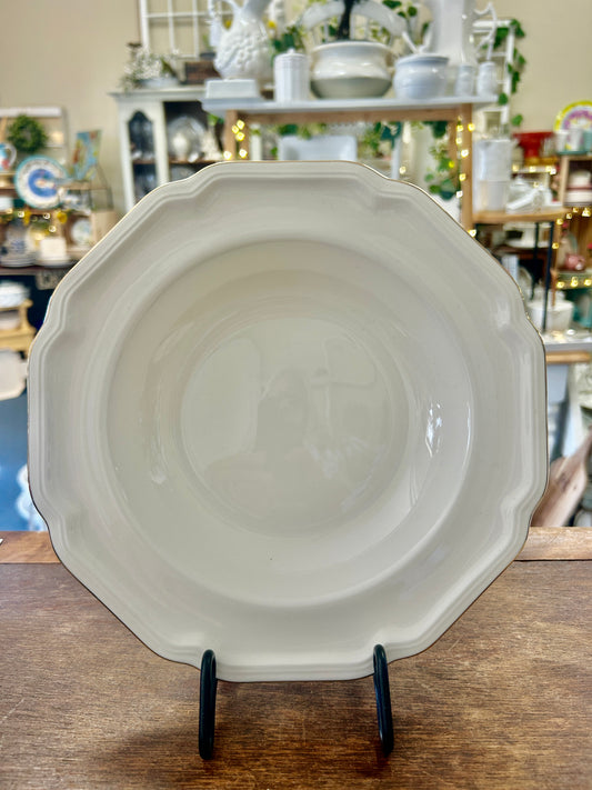 White Mikasa Antique Gold Bowl, 9 1/4"
