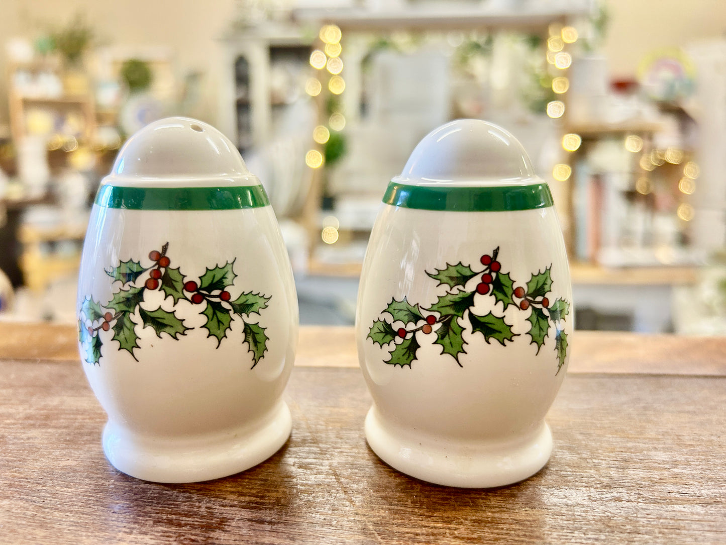 Red Green White Spode NEW Christmas S & P England, 2 3/4"