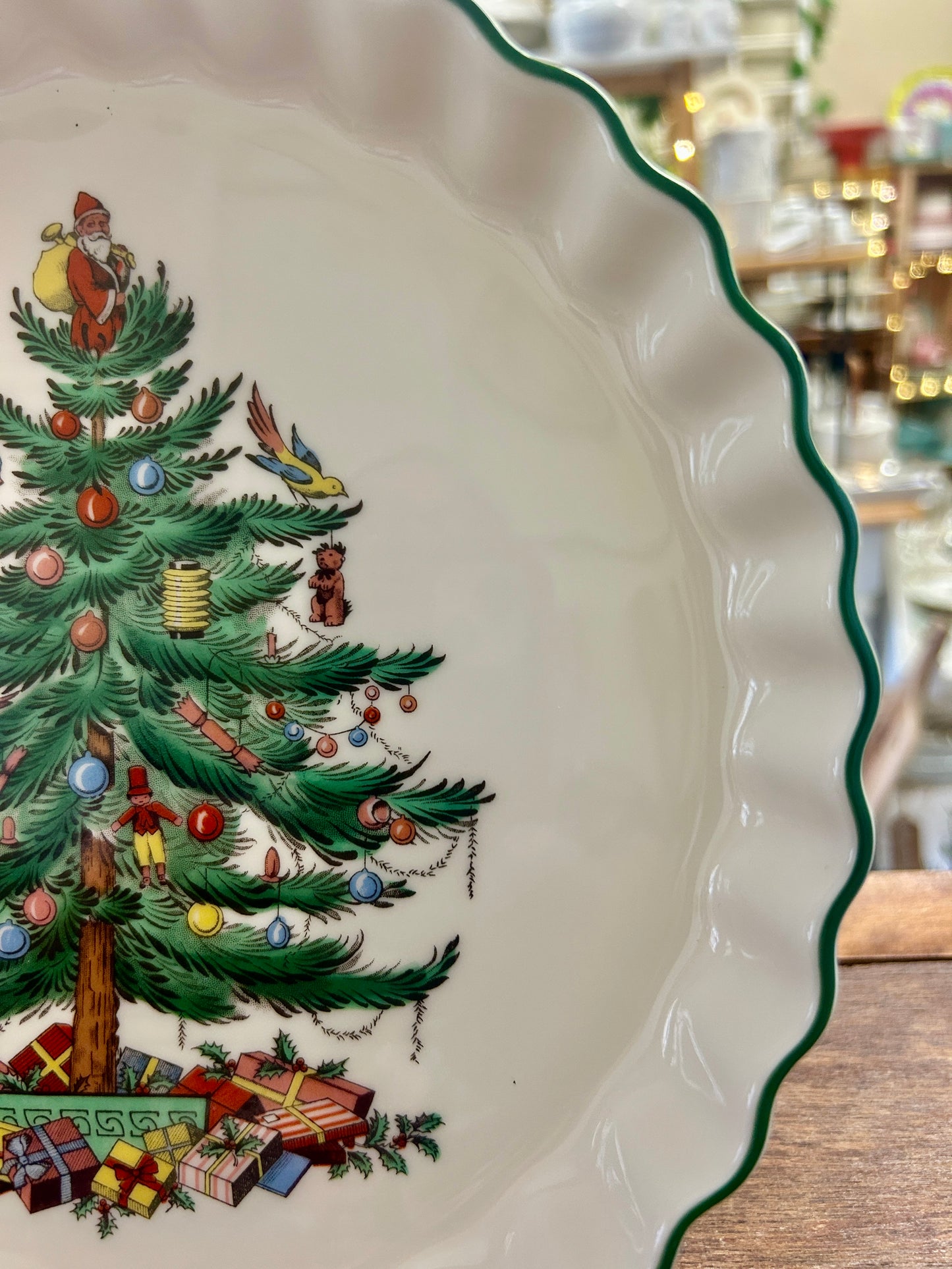 Red Green White Spode Christmas Tree Tart England, 9"