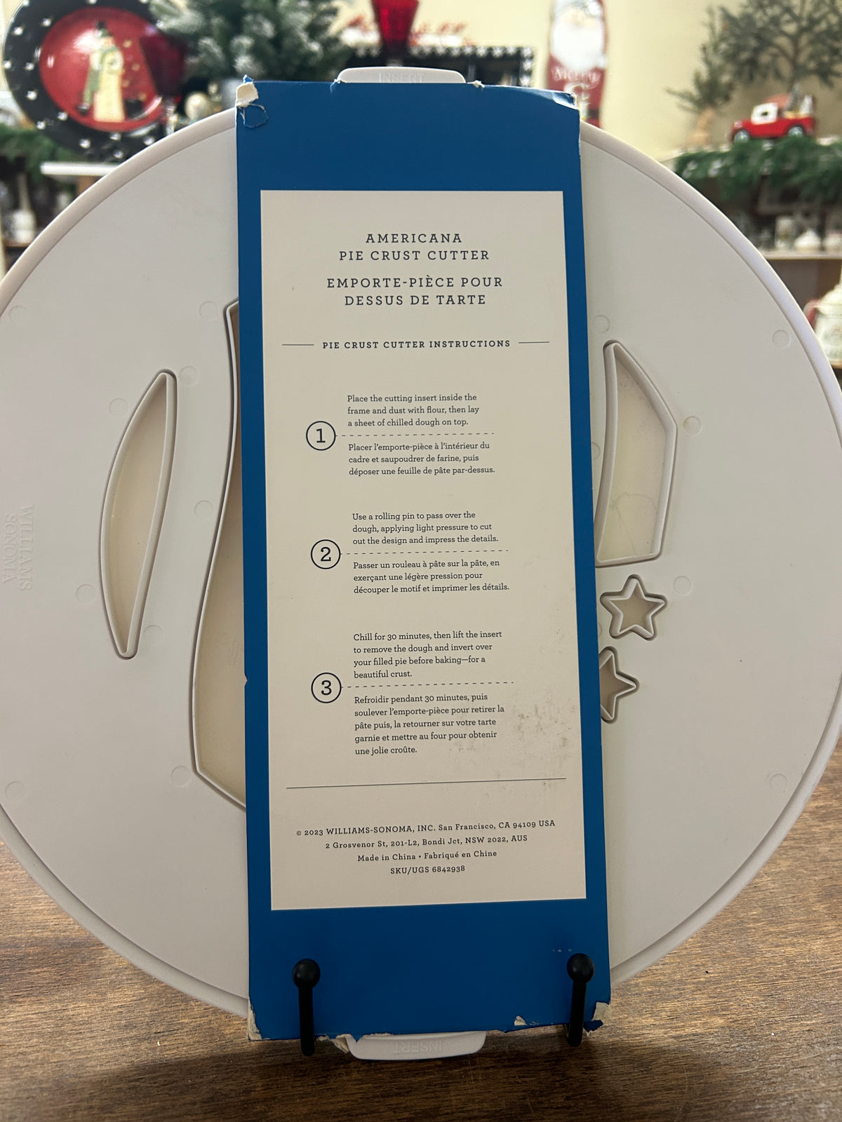 Americana pie crust cutter package with instructions and metal cutter frame