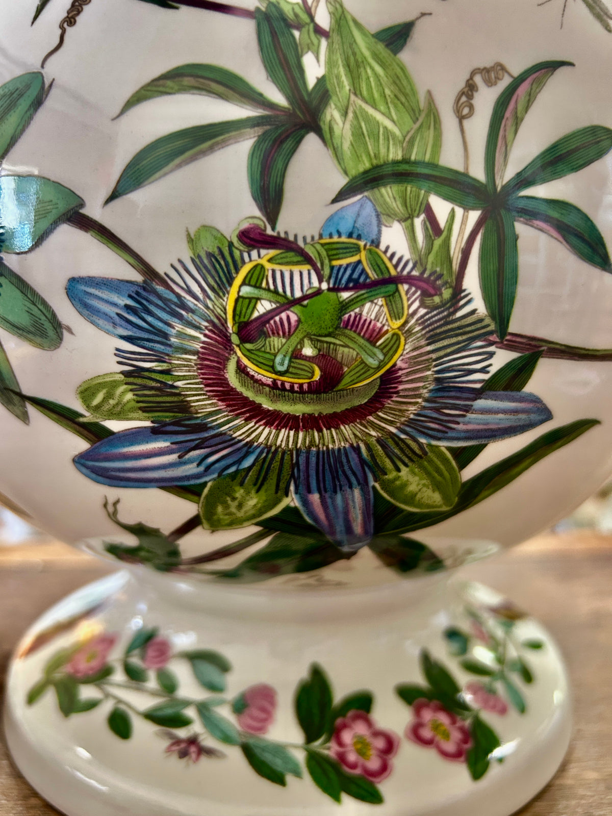 Botanic Garden tureen lid knob with colorful flower and green leaf design