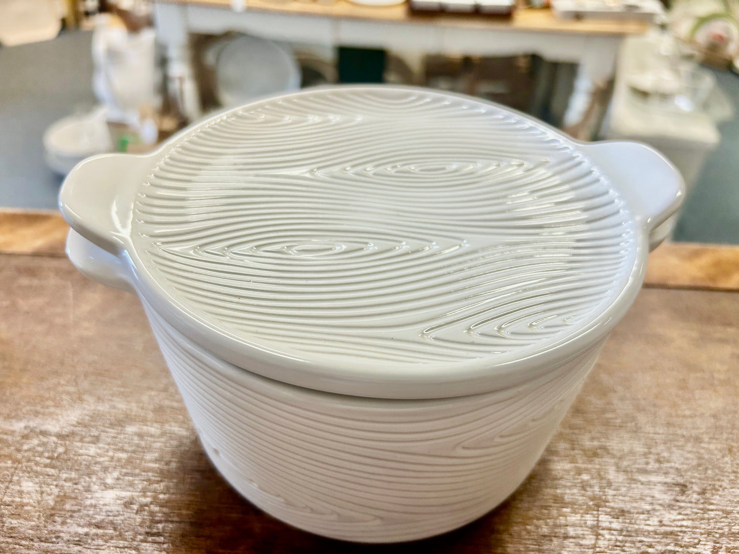 White Temptations Woodland 1 QT Covered Baker, 1 QT