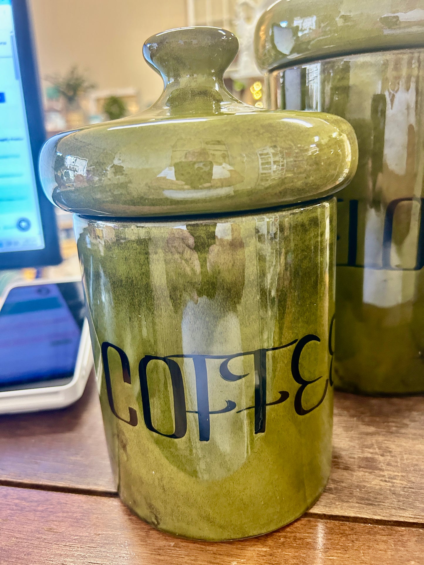 Green Holiday Designs Vintage Canisters 4 pcs