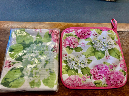 Pink & Green Temptations NEW Hydrangea Mitt & Towel