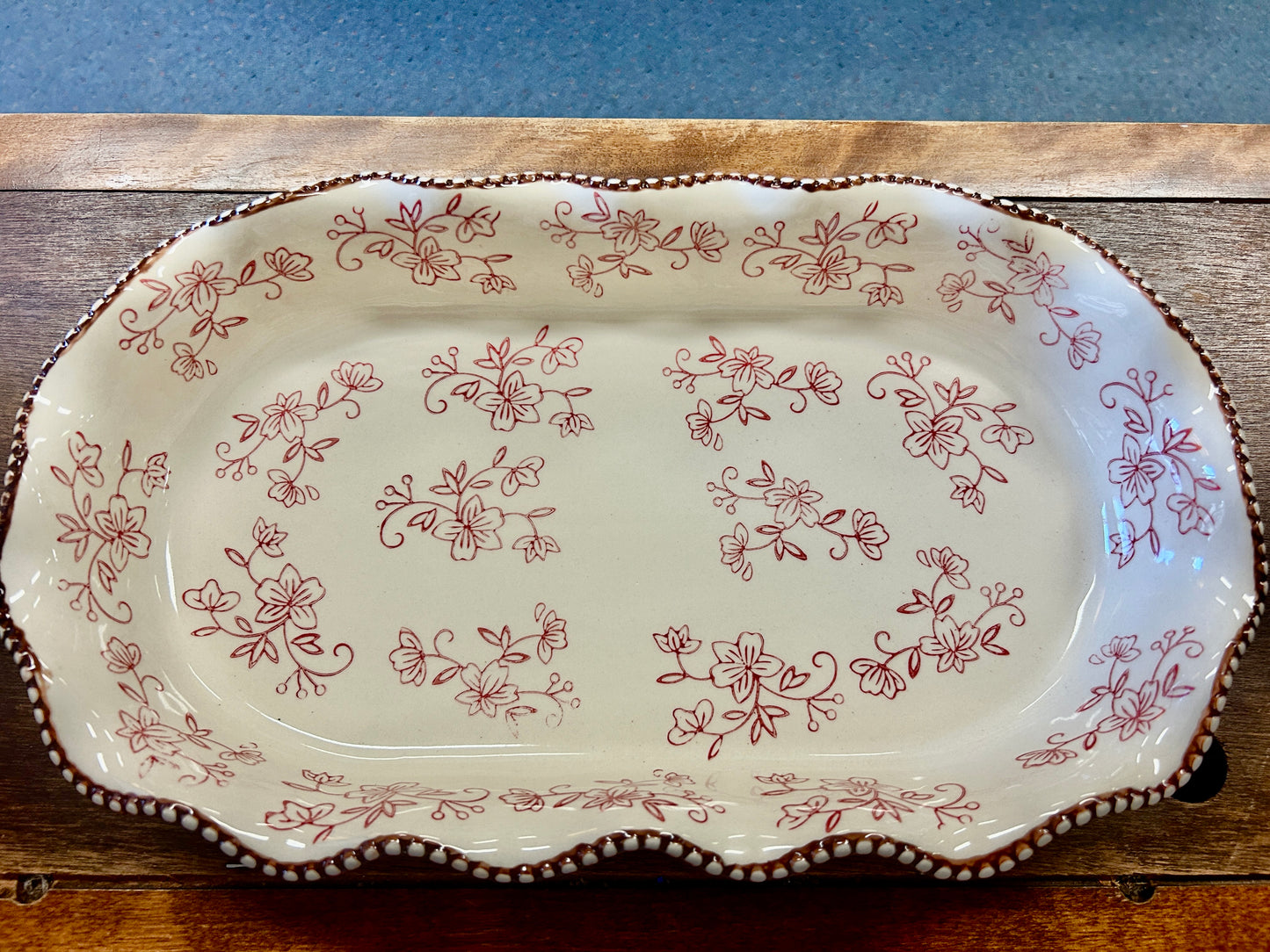 Red Temptations Floral Lace 2 QT Baker, 2 QT