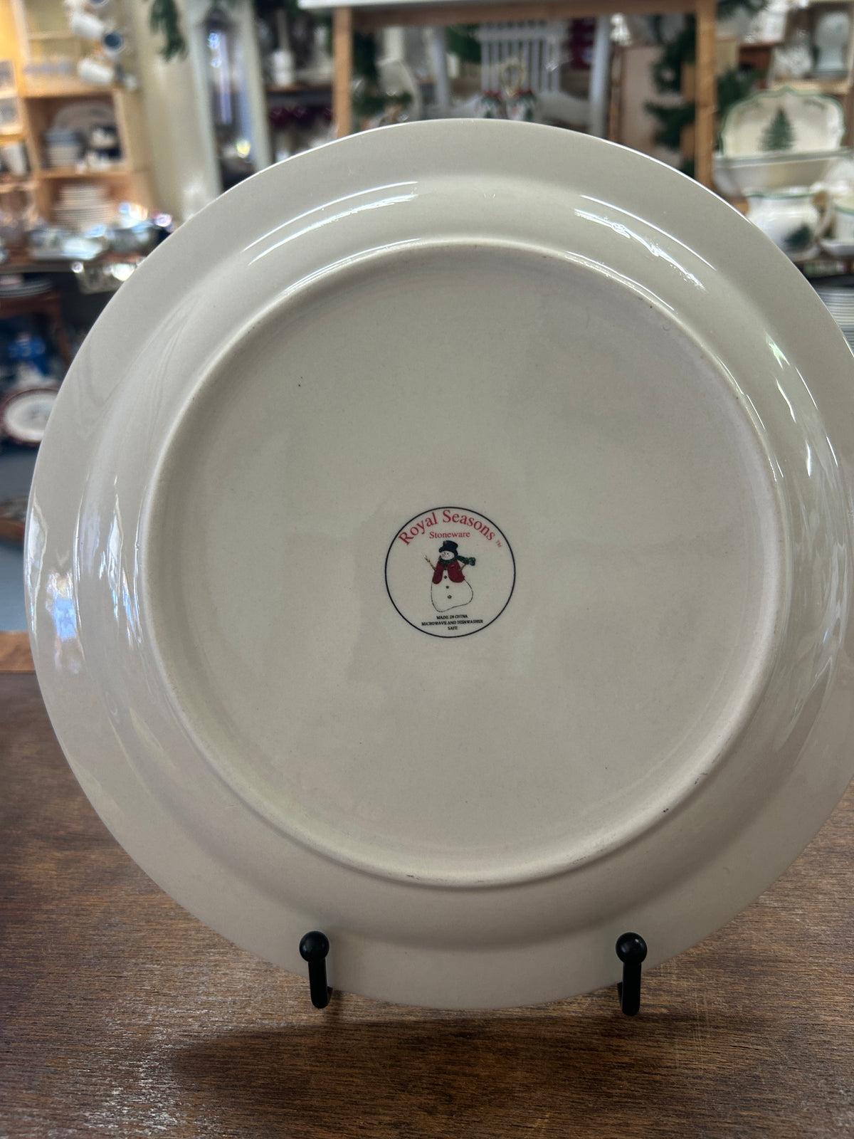 Red Green White Royal Seasons Snowman Dinner Plate, 10"