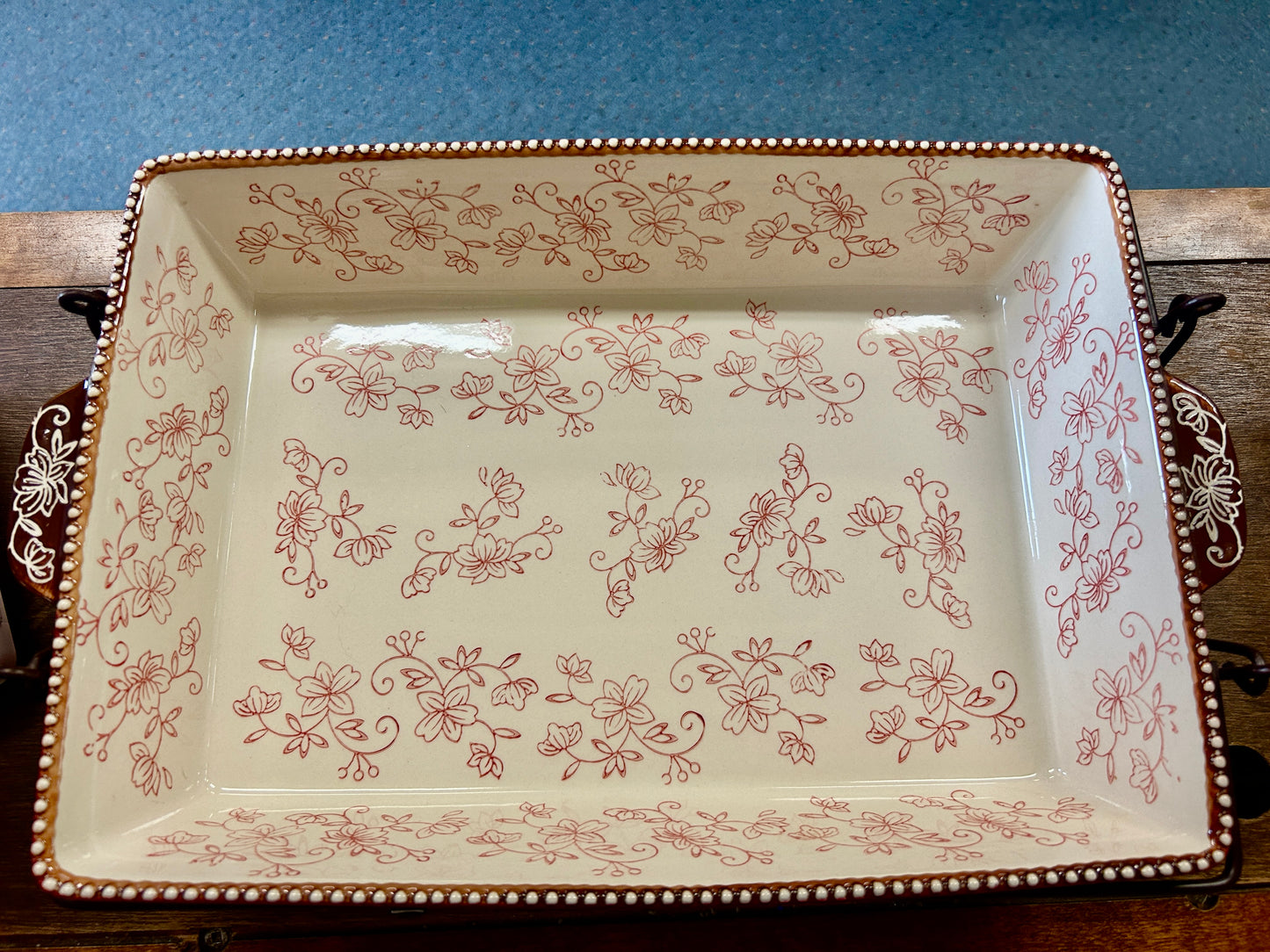 Red Temptations Floral Lace Baker, Lid, Rack, 13" x 9"