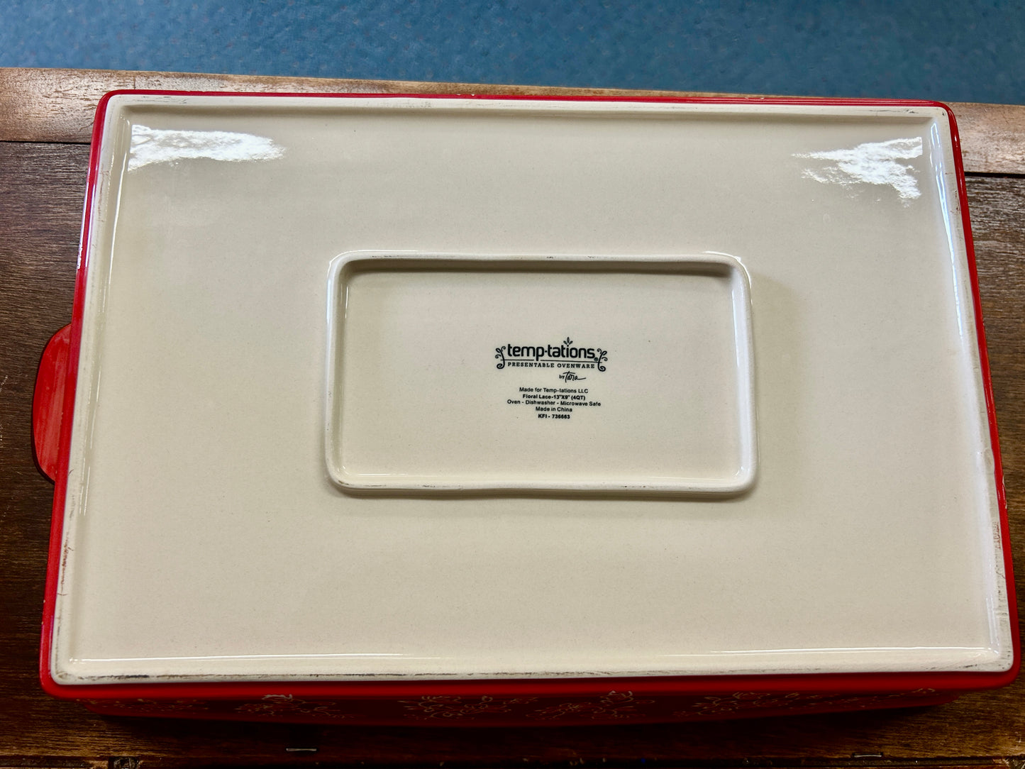 Red Temptations Floral Lace Baker, Lid, Rack, 13" x 9"