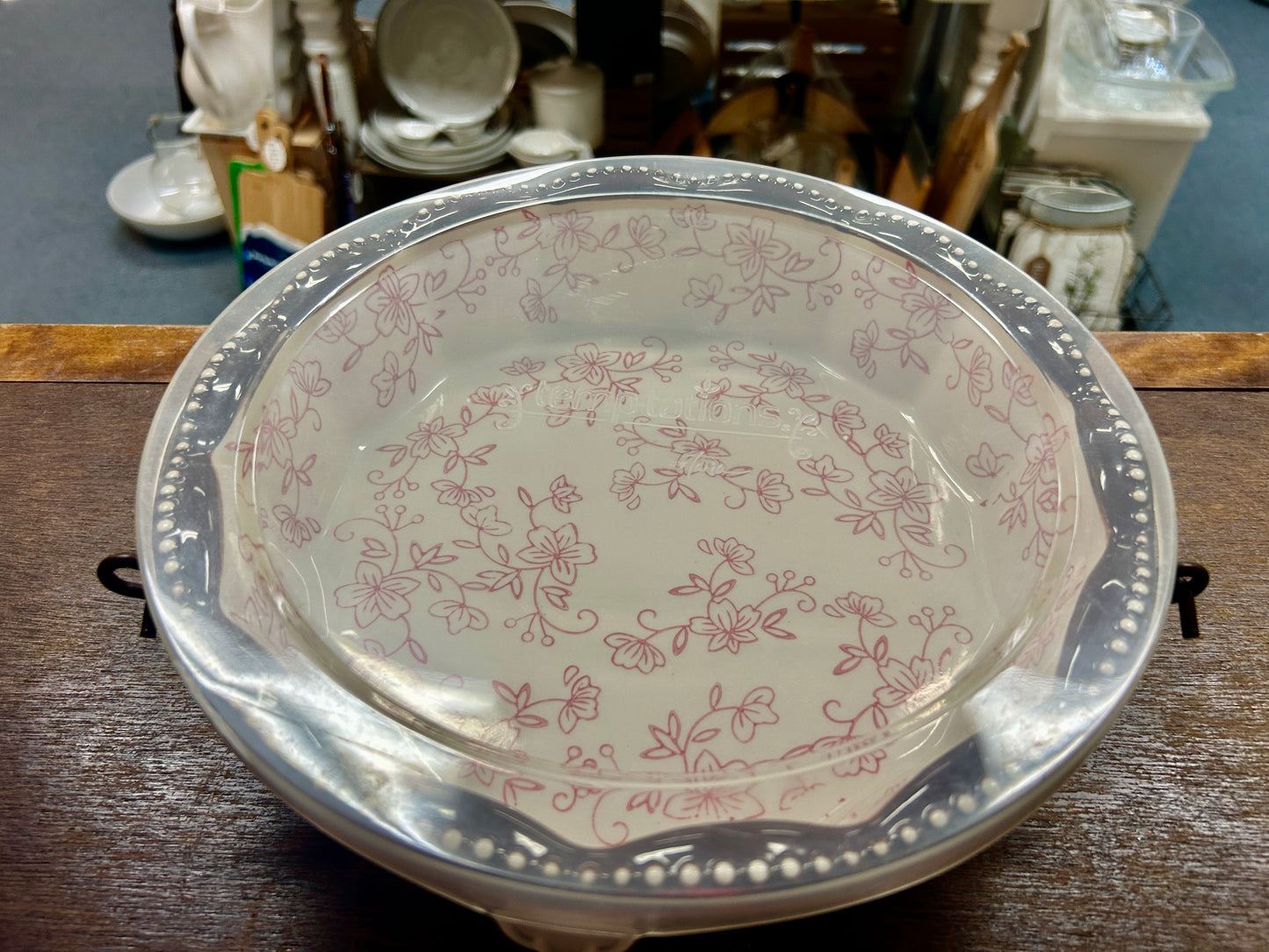 Red Temptations Baker, Lid, Rack, Bag, 9"