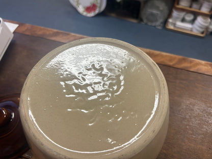 Bean pot base with a raised maker's mark