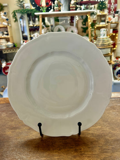 Haviland Star Limoges white porcelain plate with scalloped edge and molded inner border