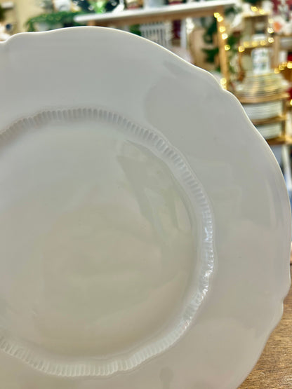 Haviland Star Limoges white plate, close view of molded rim and inner border