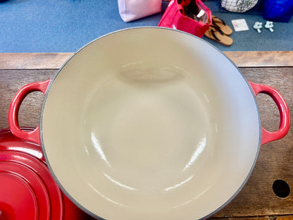 Red Le Creuset Red 5.5 QT Signature Stew, 5.5 QT