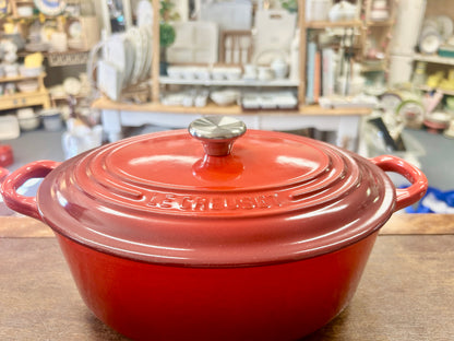 Red Le Creuset Oval Cocotte 2.75 QT, 2.75 QT