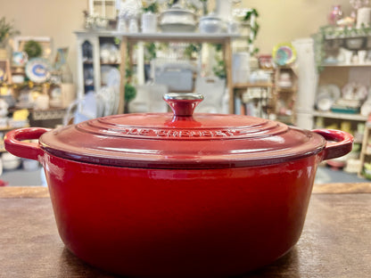 Red Le Creuset Oval Cocotte 3.5 QT, 3.5 QT