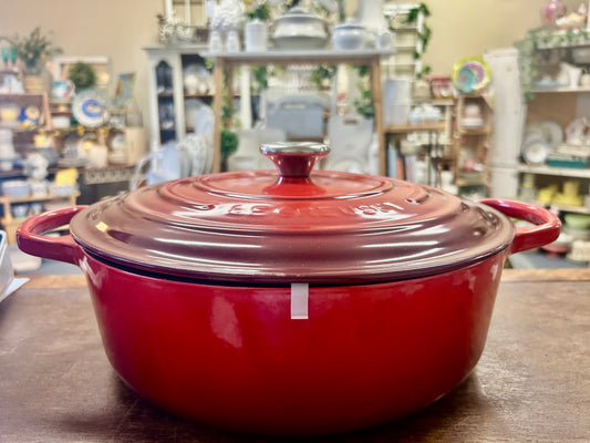red Le Creuset 9 QT Red Dutch Oven, 9 QT