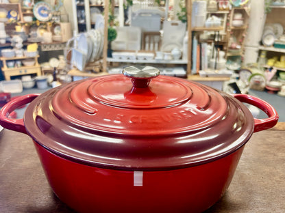 red Le Creuset 9 QT Red Dutch Oven, 9 QT