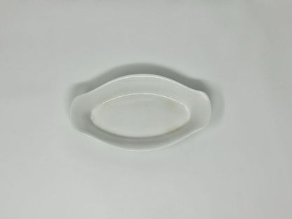 White Oneida Ava Collection Flowers Oval Baker, 7 3/4" x 4 1/2" x 1 1/4"