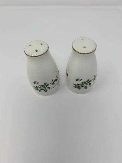 White  Holly Berries Christmas Salt & Pepper, 3"