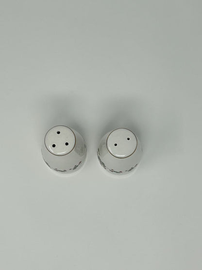 White  Holly Berries Christmas Salt & Pepper, 3"