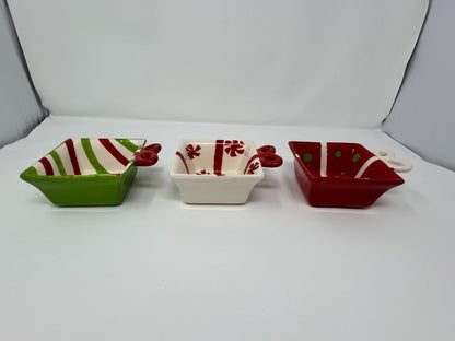 Red Green White Nantucket Christmas Square Bowls Set of 3, 5" x 2"
