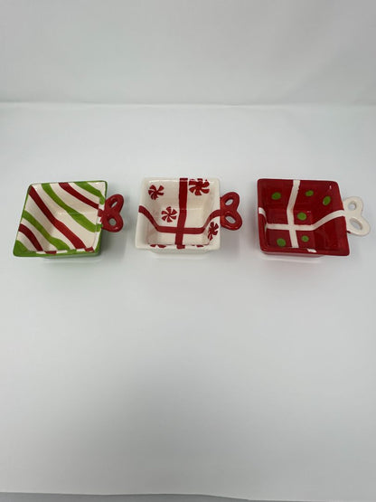 Red Green White Nantucket Christmas Square Bowls Set of 3, 5" x 2"