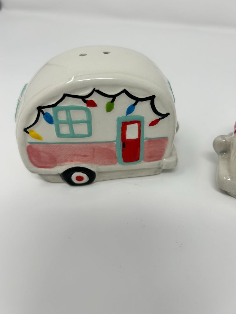 Multicolor  Christmas Campers Salt & Pepper NEW, 3 1/2"