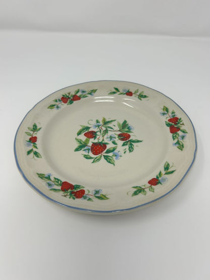 Multicolor Tabletops Unlimited Strawberry Plate, 7 1/2" across